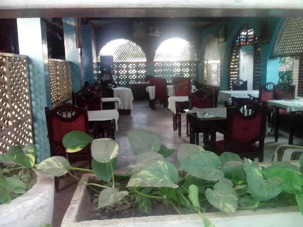 Nivasi Hotel Acra Exterior foto